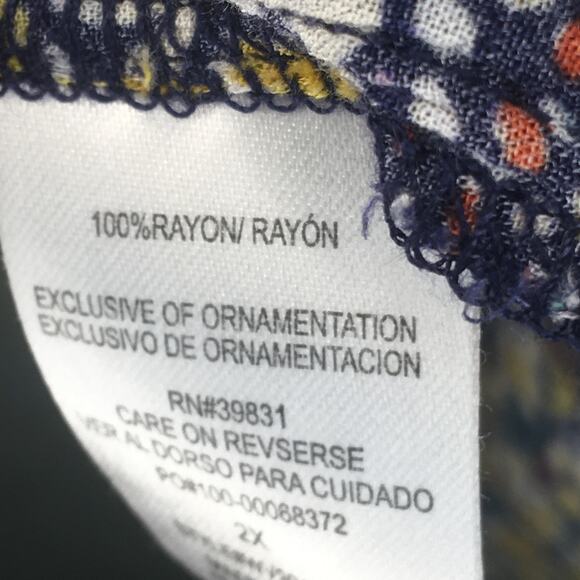 Democracy Multi-Color Cool Summer Floral Top Women's Size 2X - Picture 14 of 15